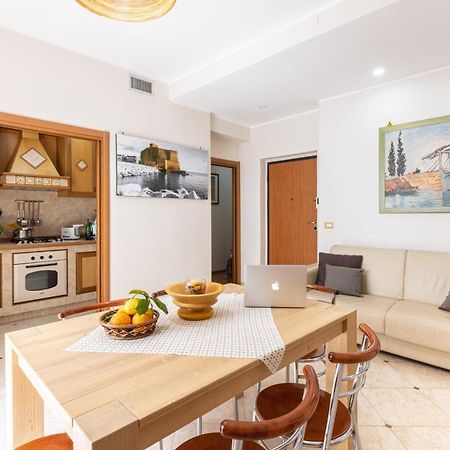 Sorrentovibes - Spacious 3 Bedrooms Apartment In Sorrento Oldtown מראה חיצוני תמונה