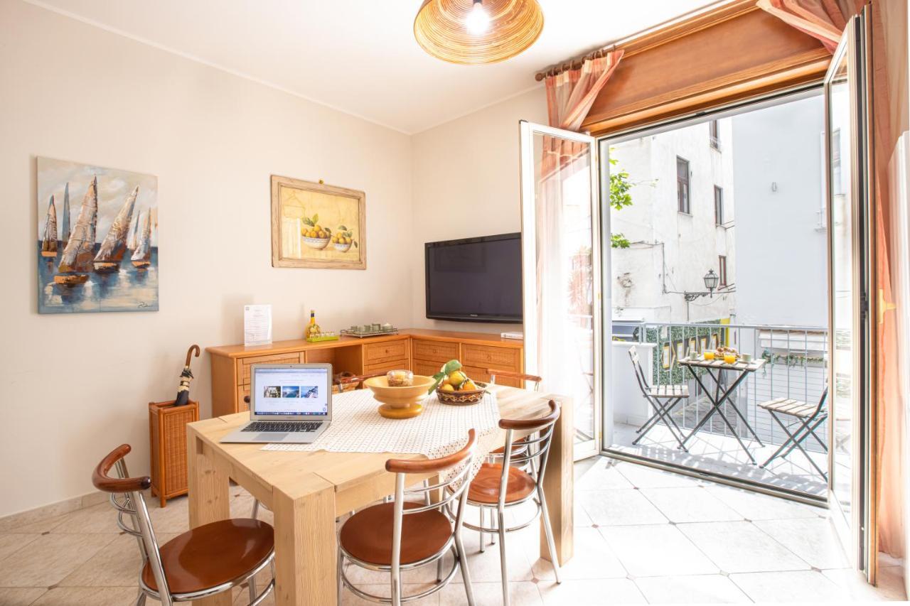 Sorrentovibes - Spacious 3 Bedrooms Apartment In Sorrento Oldtown מראה חיצוני תמונה