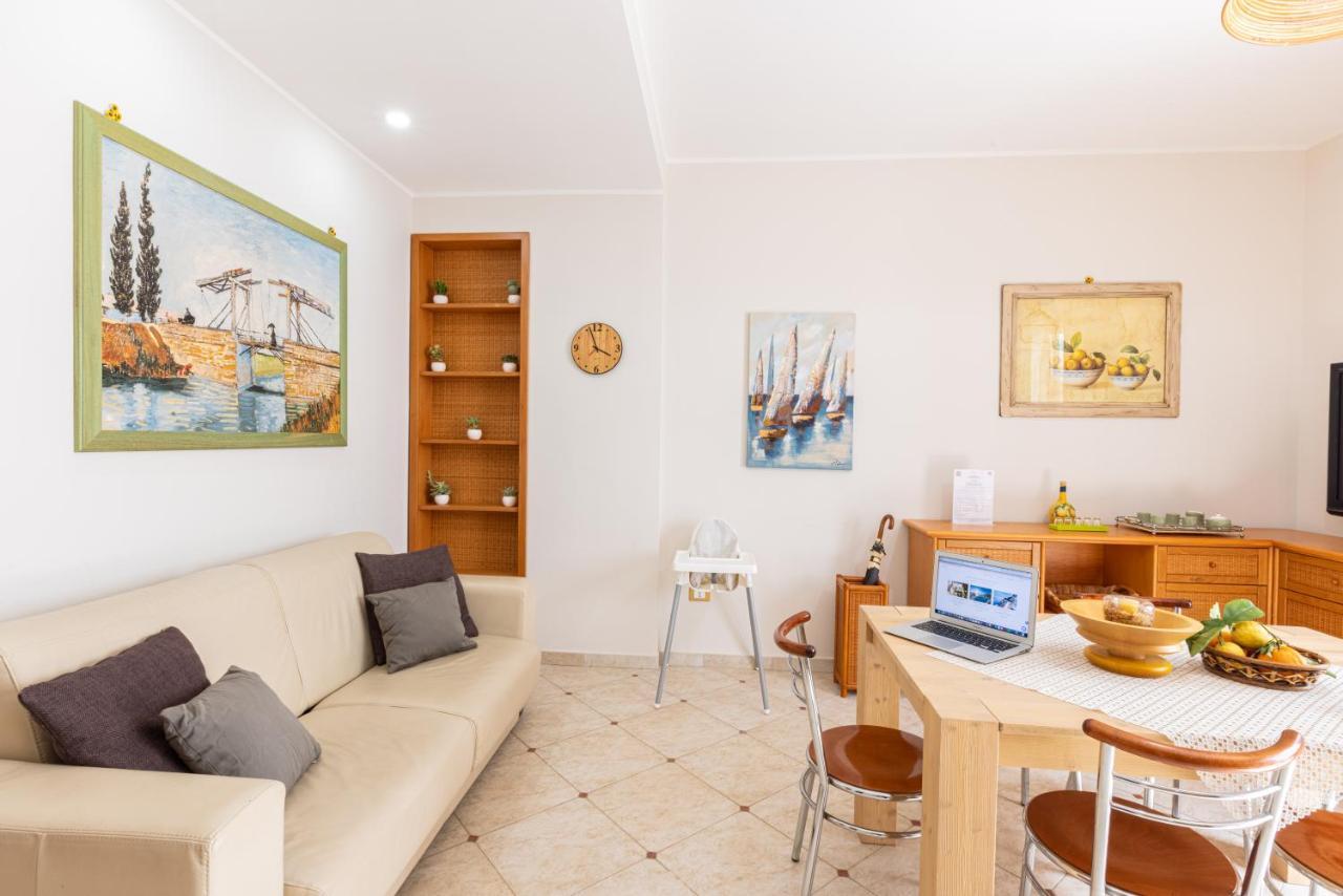Sorrentovibes - Spacious 3 Bedrooms Apartment In Sorrento Oldtown מראה חיצוני תמונה